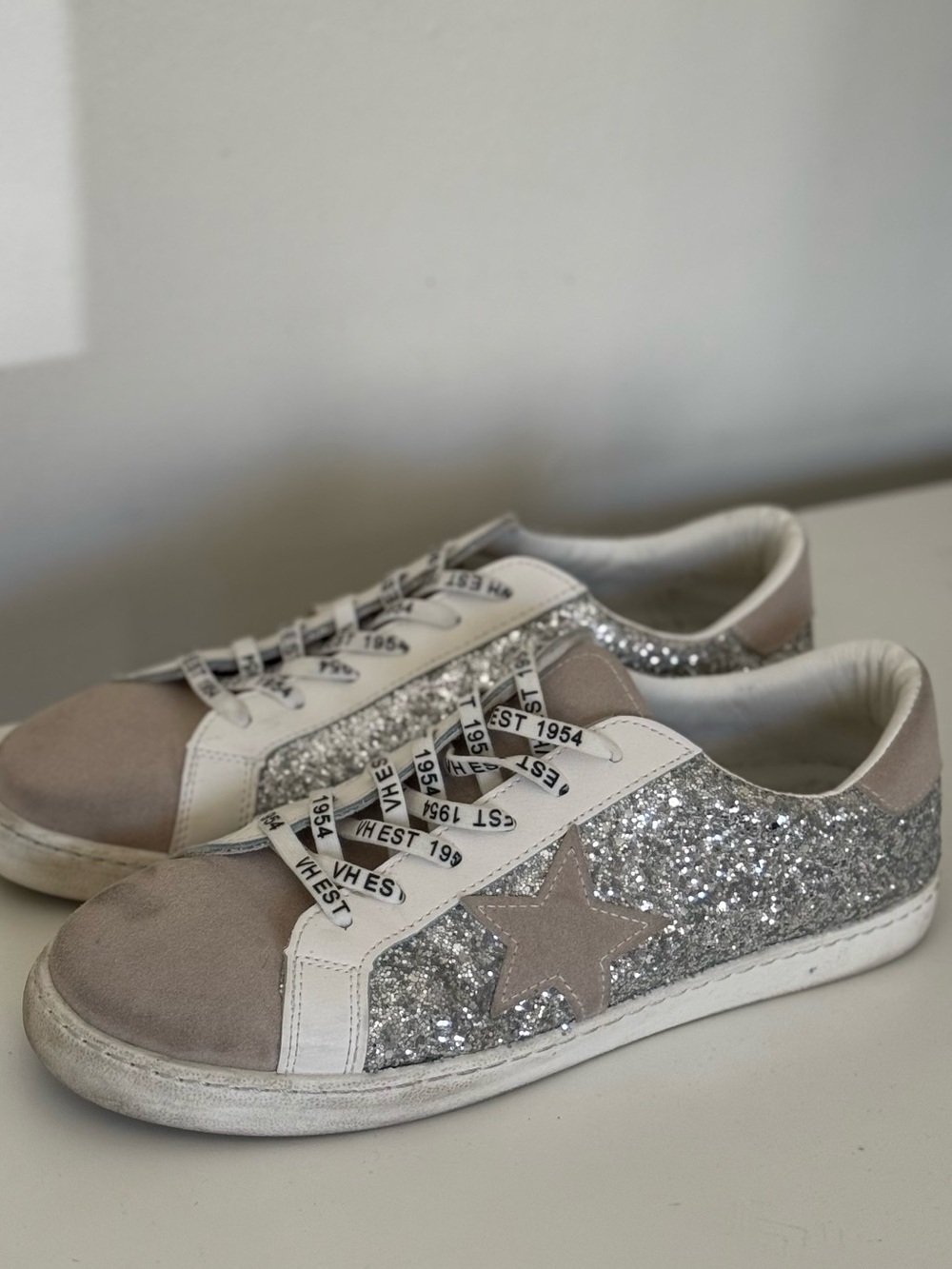 Vintage Havana Size 10 Bianca Silver Glitter Star Sneakers White & Taupe Accent